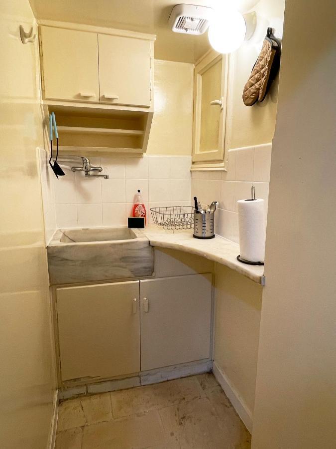 Cute And Quiet Apartment In The Center Of Atina Dış mekan fotoğraf